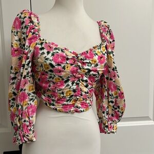 - NWT For Love & Lemons CASSIA Floral Cropped Top Smocked Back Puff Sleeve